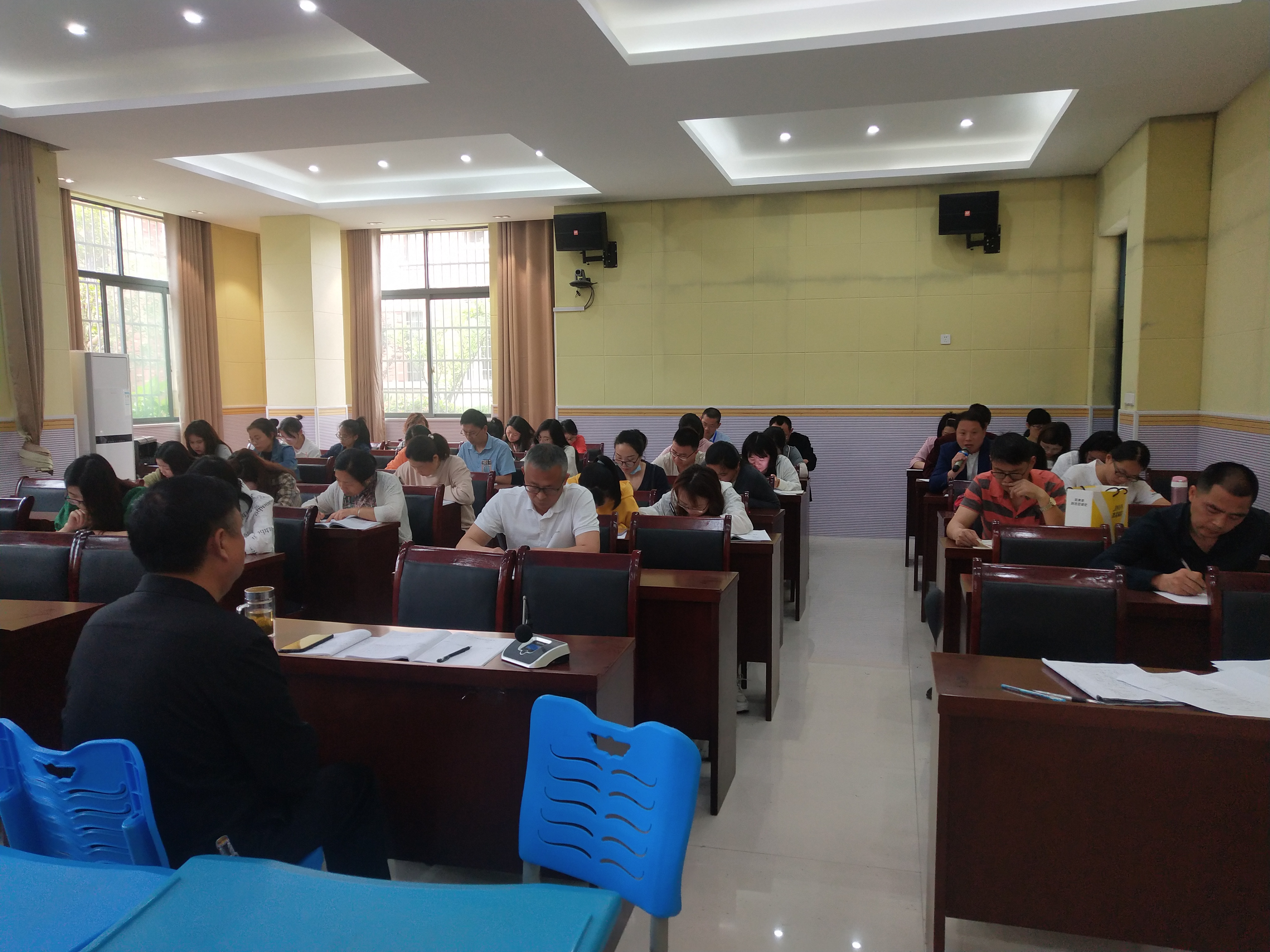 fade159640e8ed45ac8998509465bf5.jpg fade159640e8ed45ac8998509465bf5.jpg